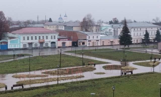 А из нашего окна вот такая красота...