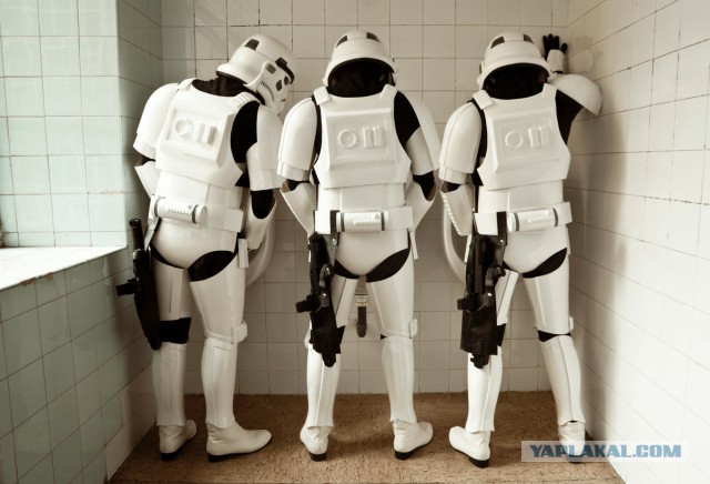 Почему в Звездных Войнах не колют световыми мечами?