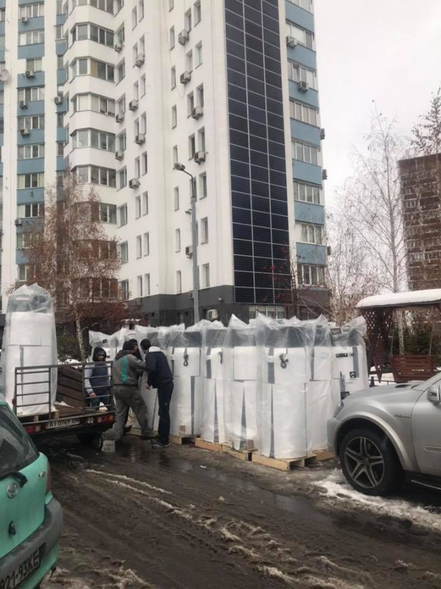 Илон Маск анонсировал появление в Украине зарядных станций Tesla.