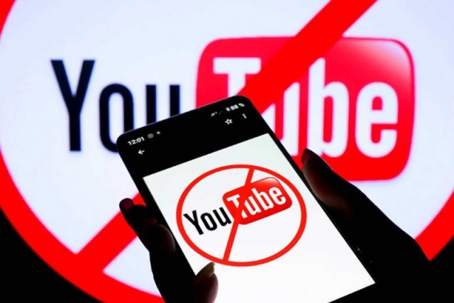 В Кремле до сентября должны определиться с блокировкой YouTube в России