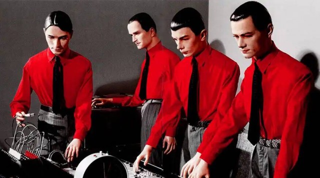 История песни  Kraftwerk - The Model