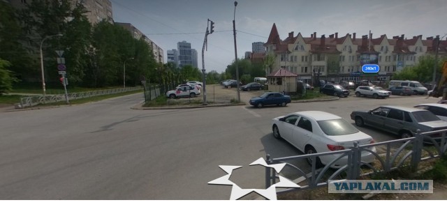 Жуткое видео: камеры засняли, как таксист насмерть сбил курьера в центре Екатеринбурга
