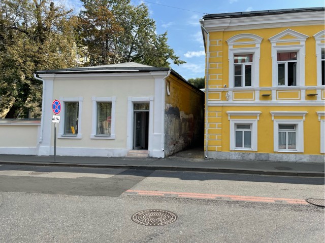 Знаменитый Ссаный угол на Ивановской горке в Москве.