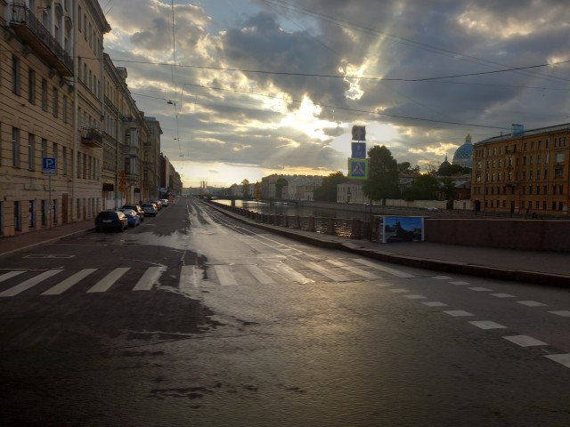 Утро, трамвай, работа, суббота.