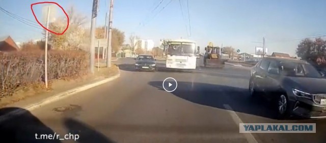 Начинающий водитель Юля просит помощи у знатоков