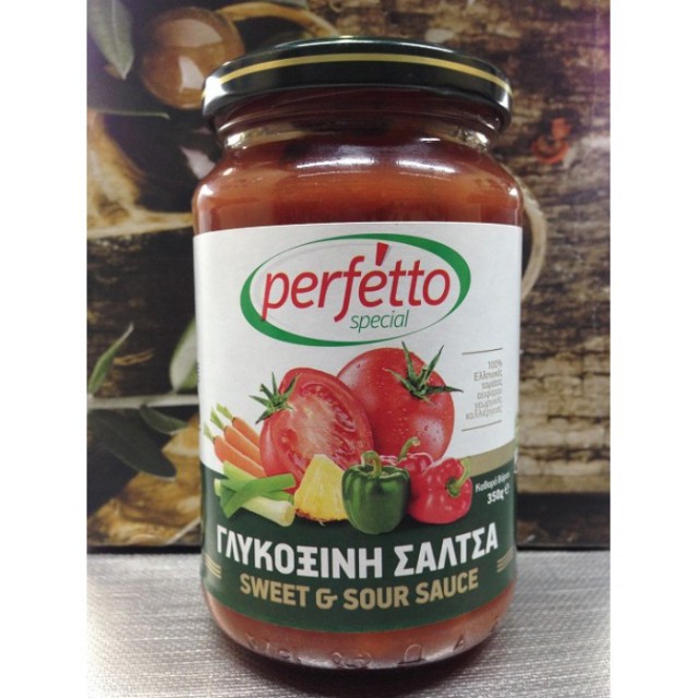 Итальянцы пробуют макароны по-русски