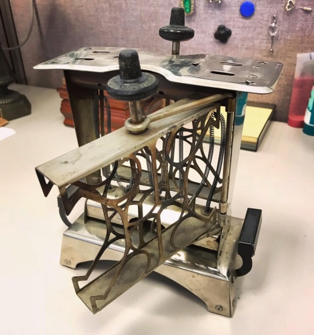 Непривычные кухонные приспособления из прошлого на снимках