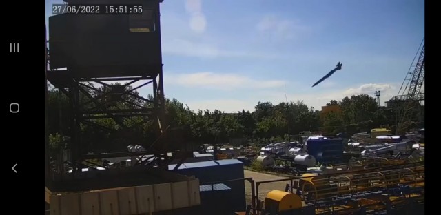 Видео  с камер видеонаблюдения во время  удара по Кремнчугу