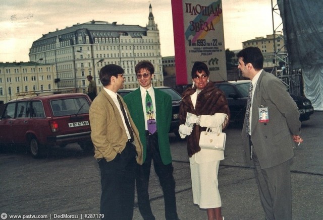 1993 год России в фотографиях: генерал Руцкой, бомбилы и новые русские