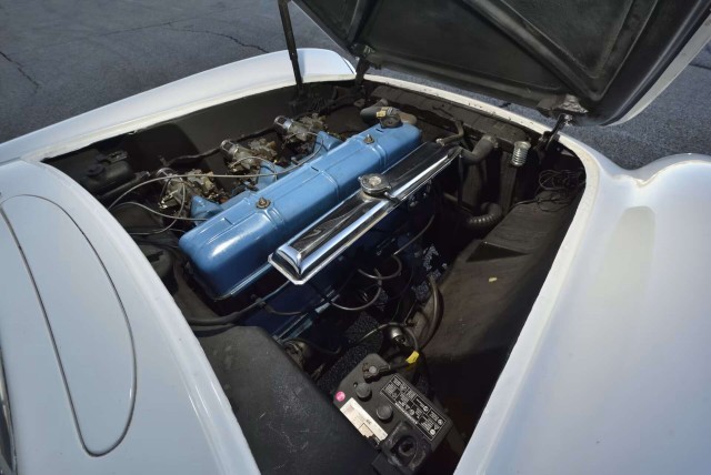 72 года Chevrolet Corvette. Немного красивых фото.