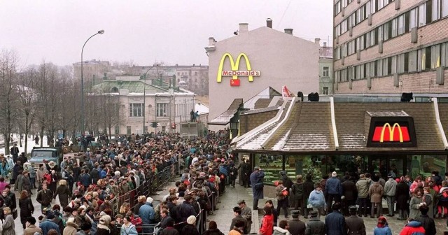 36 лет назад открылся первый Макдональдс!