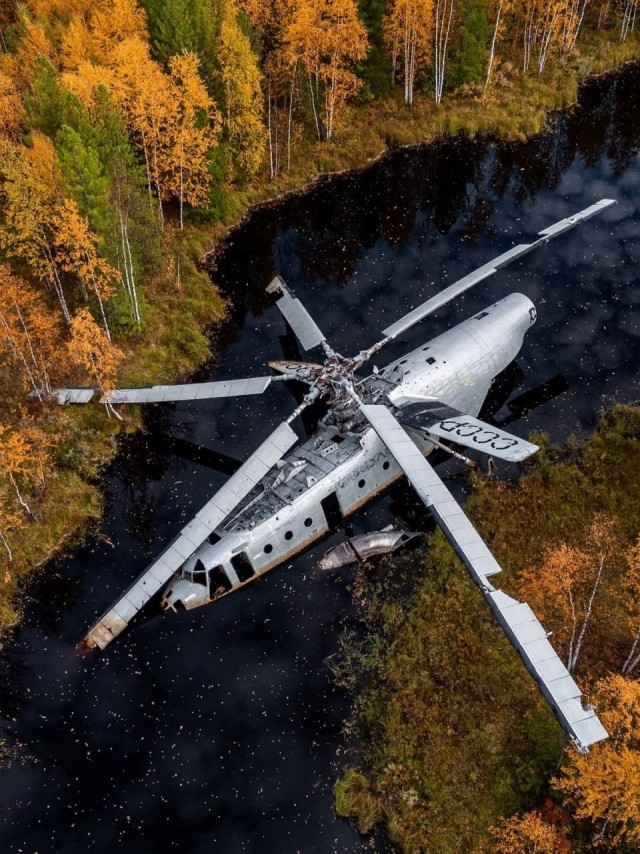 Золотая осень и чёрная вода: как выглядит заброшенный Ми-6 на Ямале