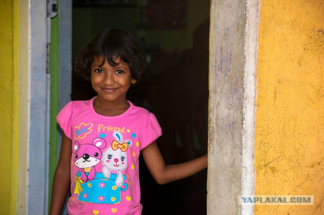 И целого мира мало!