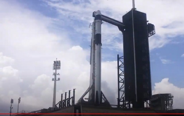 Прямая трансляция пилотируемого запуска SpaceX Crew Dragon