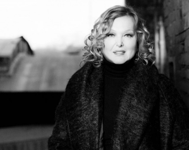 Елене Соловей — 75. Была музой Михалкова и эмигрировала на пике популярности. Как живет актриса?