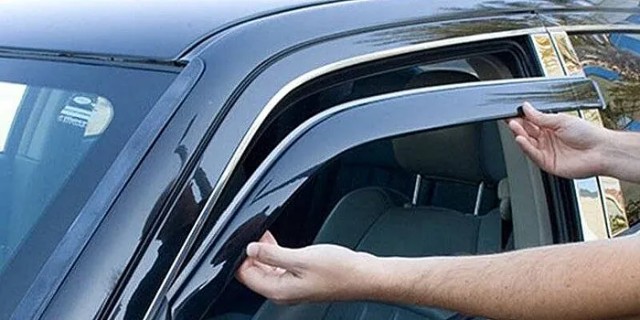 Автомобилистов РФ начали штрафовать за дефлекторы на машинах