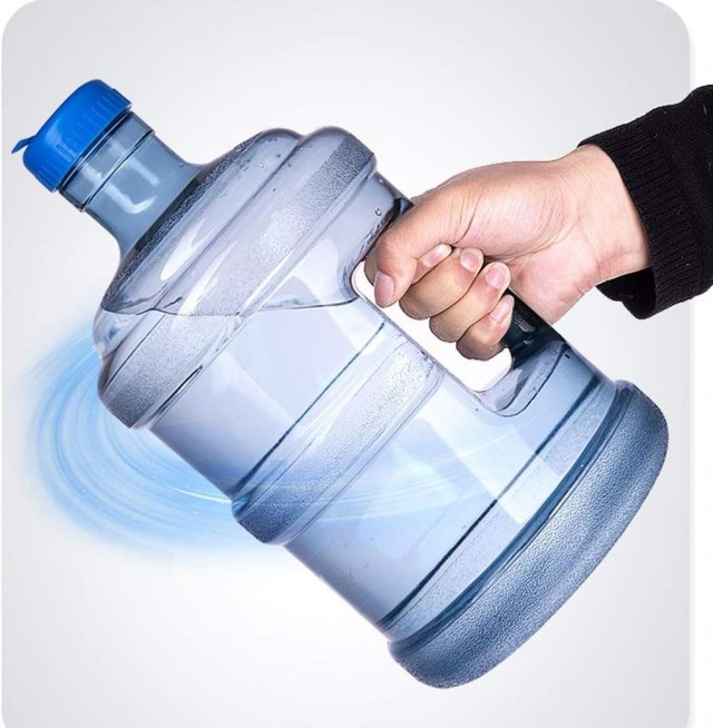 Айтишник решил сравнить при помощи таблички, что дарили ему родственники и друзья, и что он дарил им