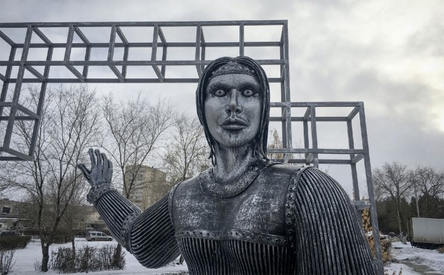 Лучше б туалет построили