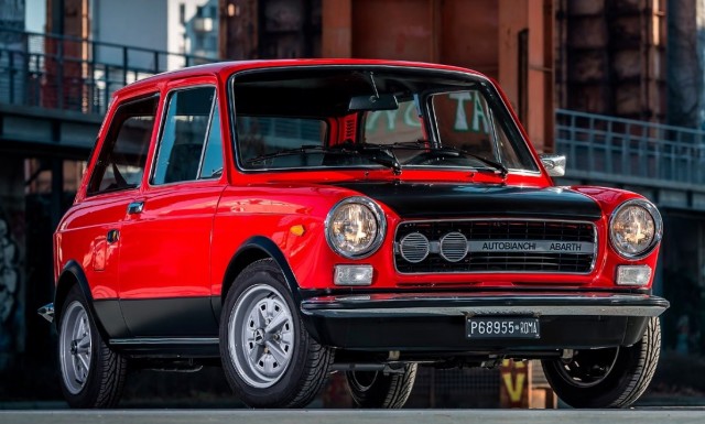А какое сейчас авто выглядит брутально, или Авто только для девушек.