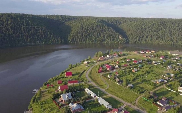 Где-то на Урале лес заменяет людям небо