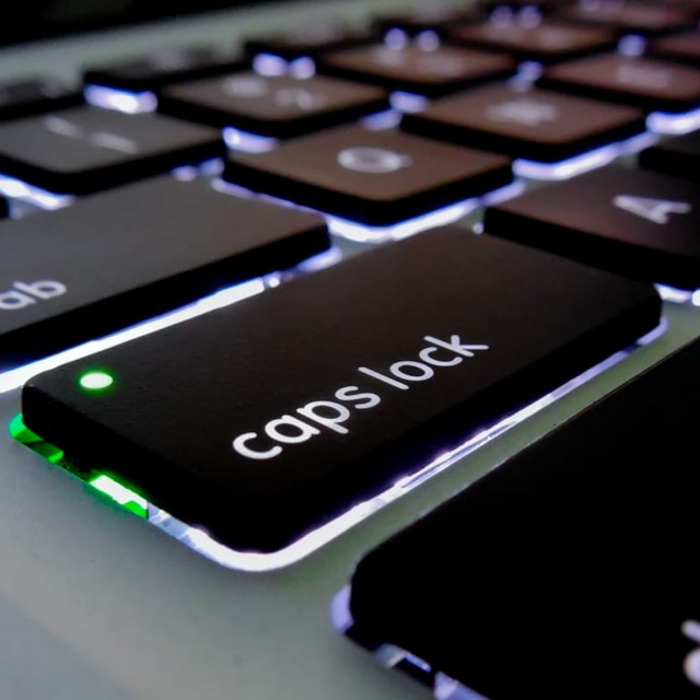 А Вы пользуетесь клавишей CAPS LOCK?