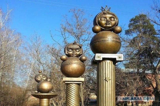 Приколы со скульптурами.