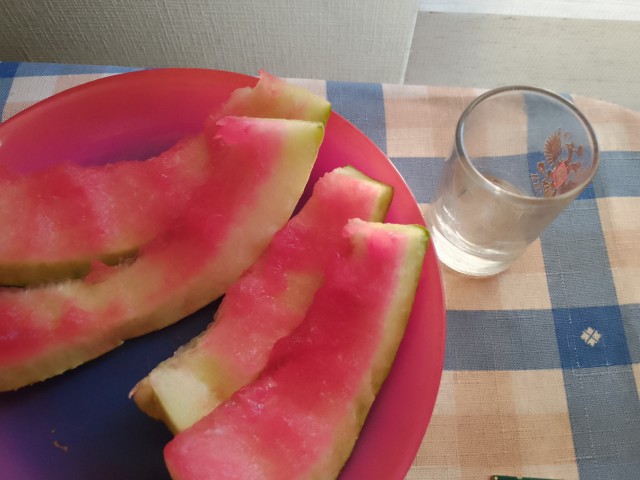 Первый арбуз..