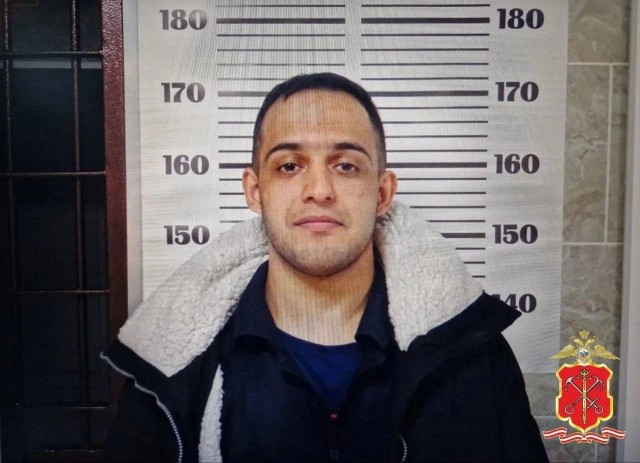 В Петербурге задержали абу-бандита, отобравшего у студента мопед и iPhone.