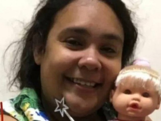 В Бразилии 37-летняя мошенница больше года притворялась 12-летней девочкой и жила за чужой счет