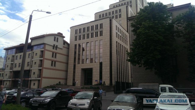 Правосеки атаковали еврейский центр Коломойского