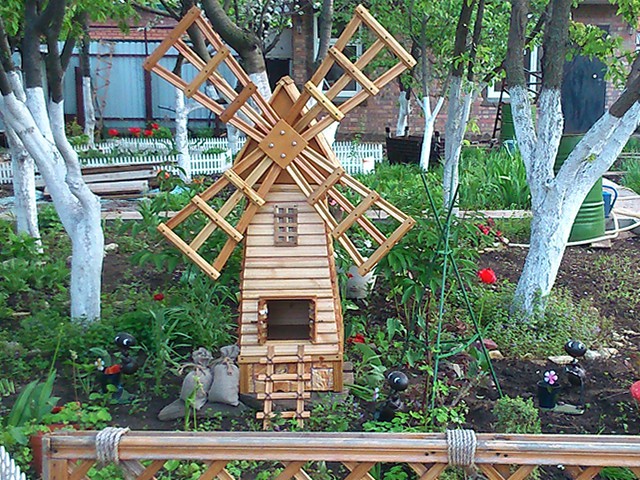 Мельница декоративная