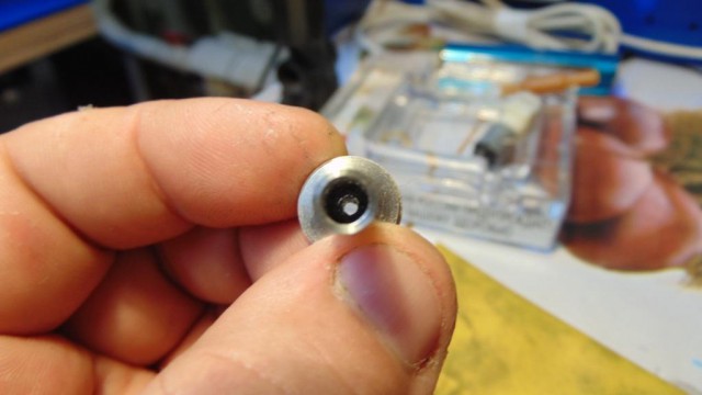 Радиоуправляемая модель ИКАРУС-250.58 с дымом из глушителя и на магнитной подвеске