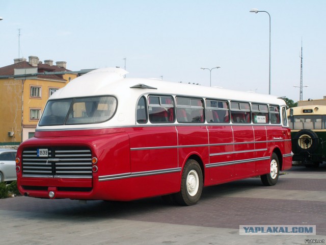 Автобус-иномарка: междугородний «Икарус»