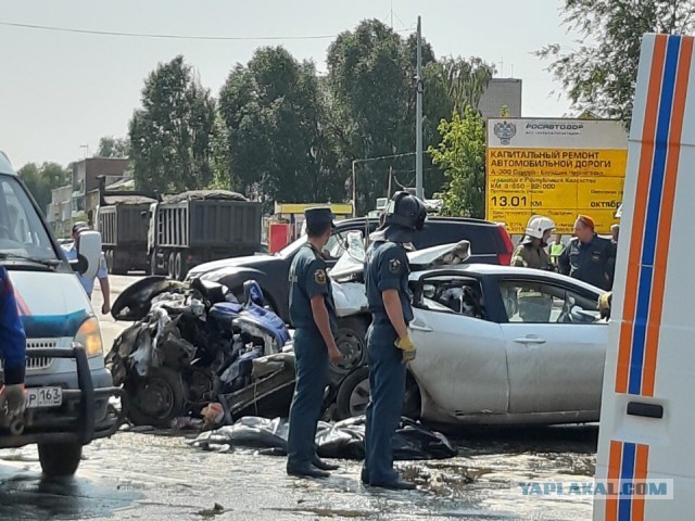 «Водитель "Генезиса" ехал на высокой скорости»: свидетели происшествия — о массовом ДТП