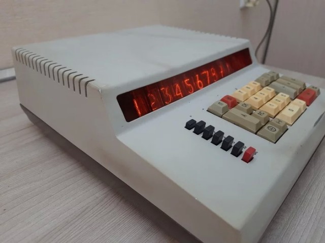 Калькуляторы на 4 действия, 1978 г