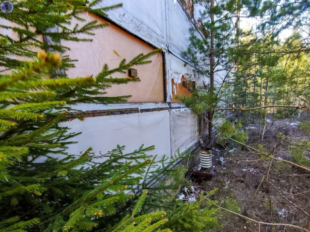 Здесь изучали воздействие ядерного взрыва на электронику: заброшенный стенд "Эфес" военной высоковольтной лаборатории