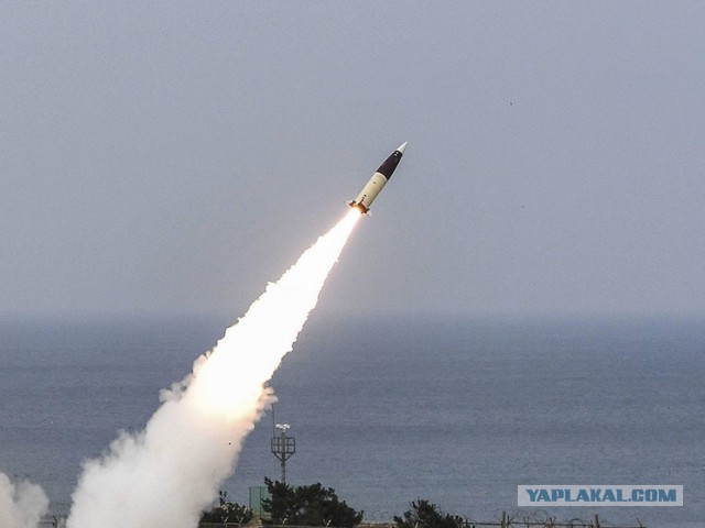 ВСУ впервые применили по аэродрому в Бердянске американские ракеты ATACMS