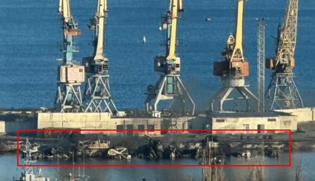 В порту Феодосии слышны взрывы - возможно взорван БДК Новочеркасск