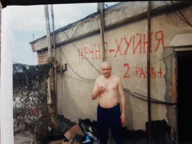 Батюшка снимает солдат в Чечне⁠⁠.
