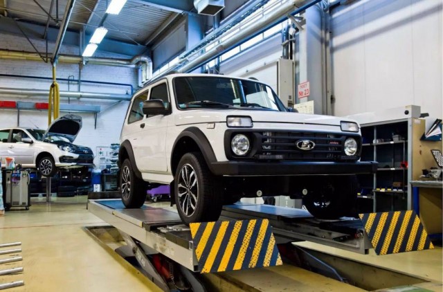 АвтоВАЗ начал выпуск внедорожников Niva Sport.