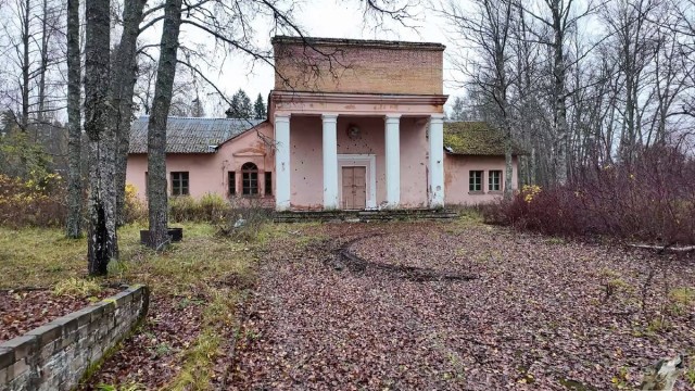 Почти заброшенный город - Новгород -17