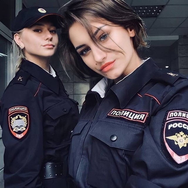 Девчат всяких. Силиконовых и не очень