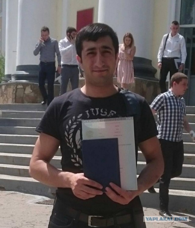 Автохаму  не понравилось, что его не пропускают