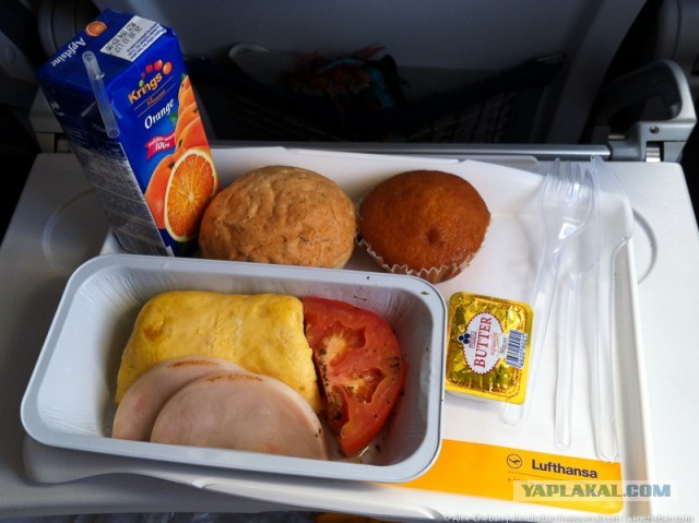 Чем кормят в самолётах