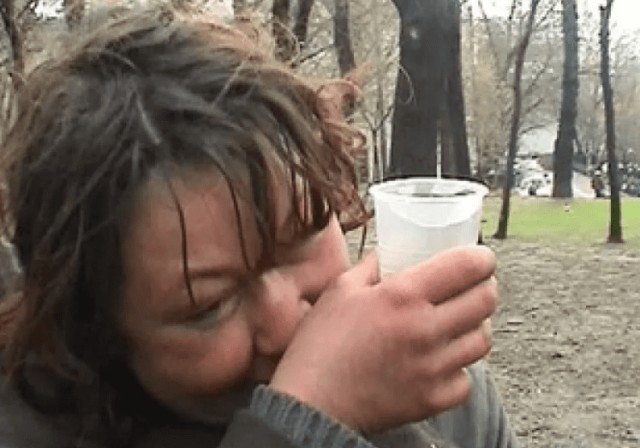 Пьющая красавица: мифы и правда о женском алкоголизме
