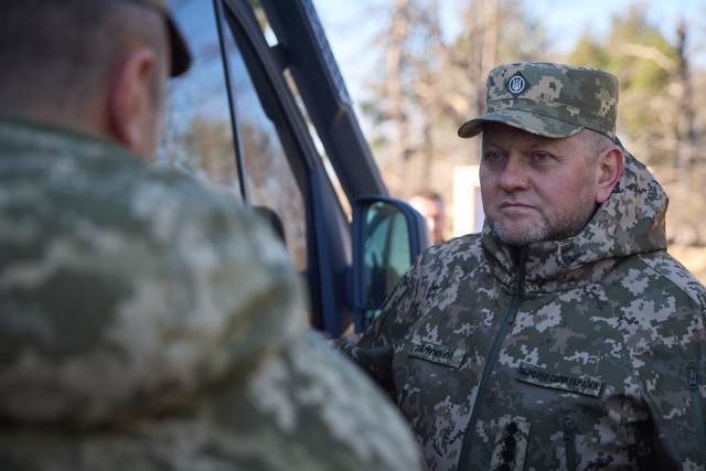 Теперь понятно на или в украине