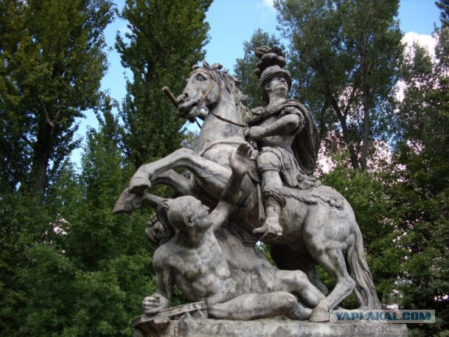 На Харьковщине снесли памятник Чапаеву