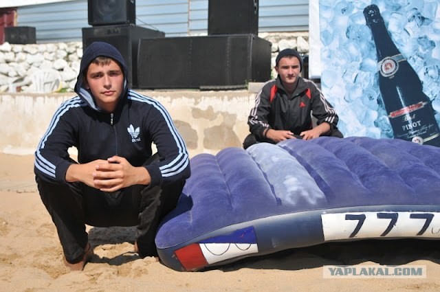 Гонки на матрасах