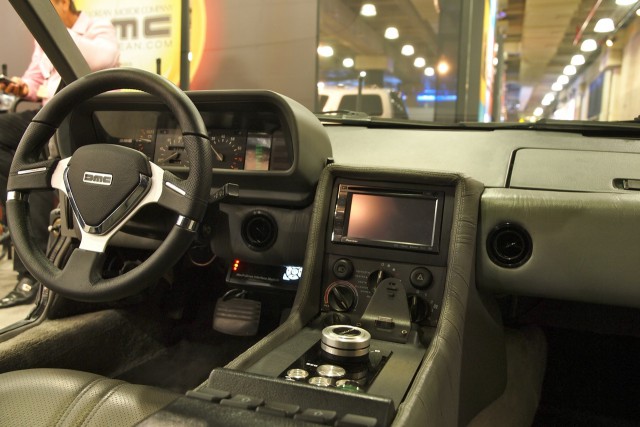 Невероятные автомобильные панели приборов