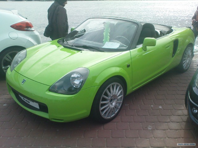 Авто Вернисаж на Неве.